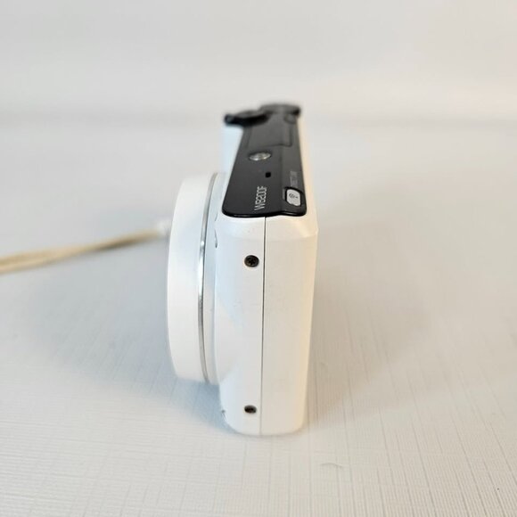 Samsung WB200F 18x Zoom Wi-Fi Camera | Touchscreen | 14.2MP - Picture 5 of 9